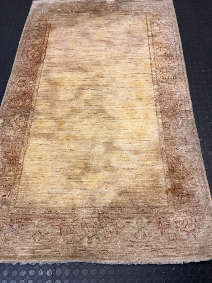 Ornate Patterned Area Rug in Golden Earth Tones