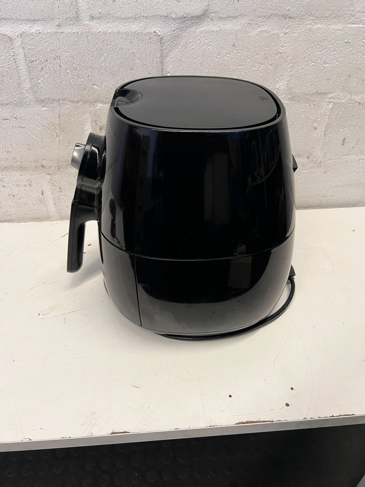 Philips Black Air Fryer – Healthy Cooking with Minor Scratches