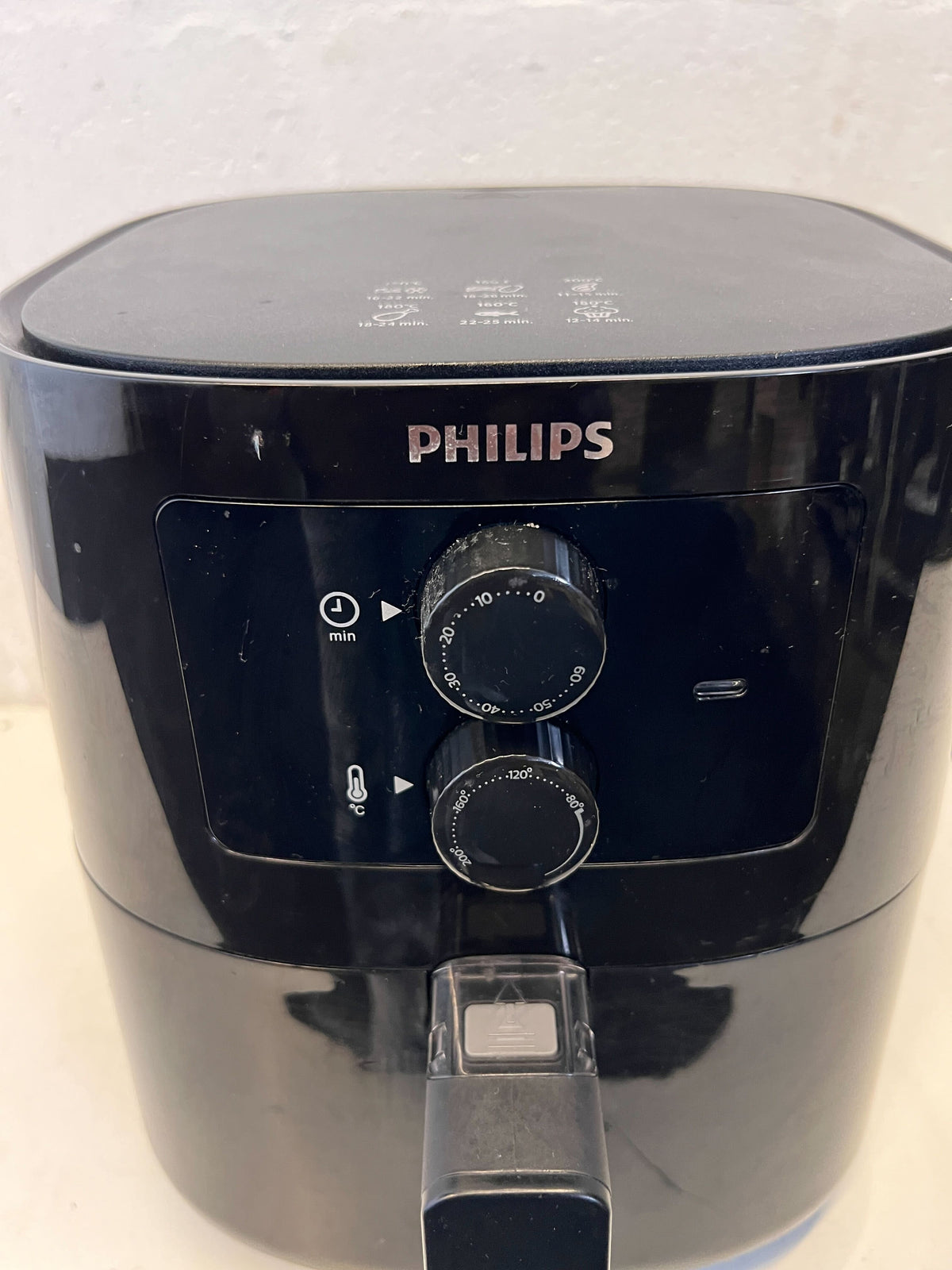 Philips Essential Airfryer - Black & Compact for Healthier Frying
