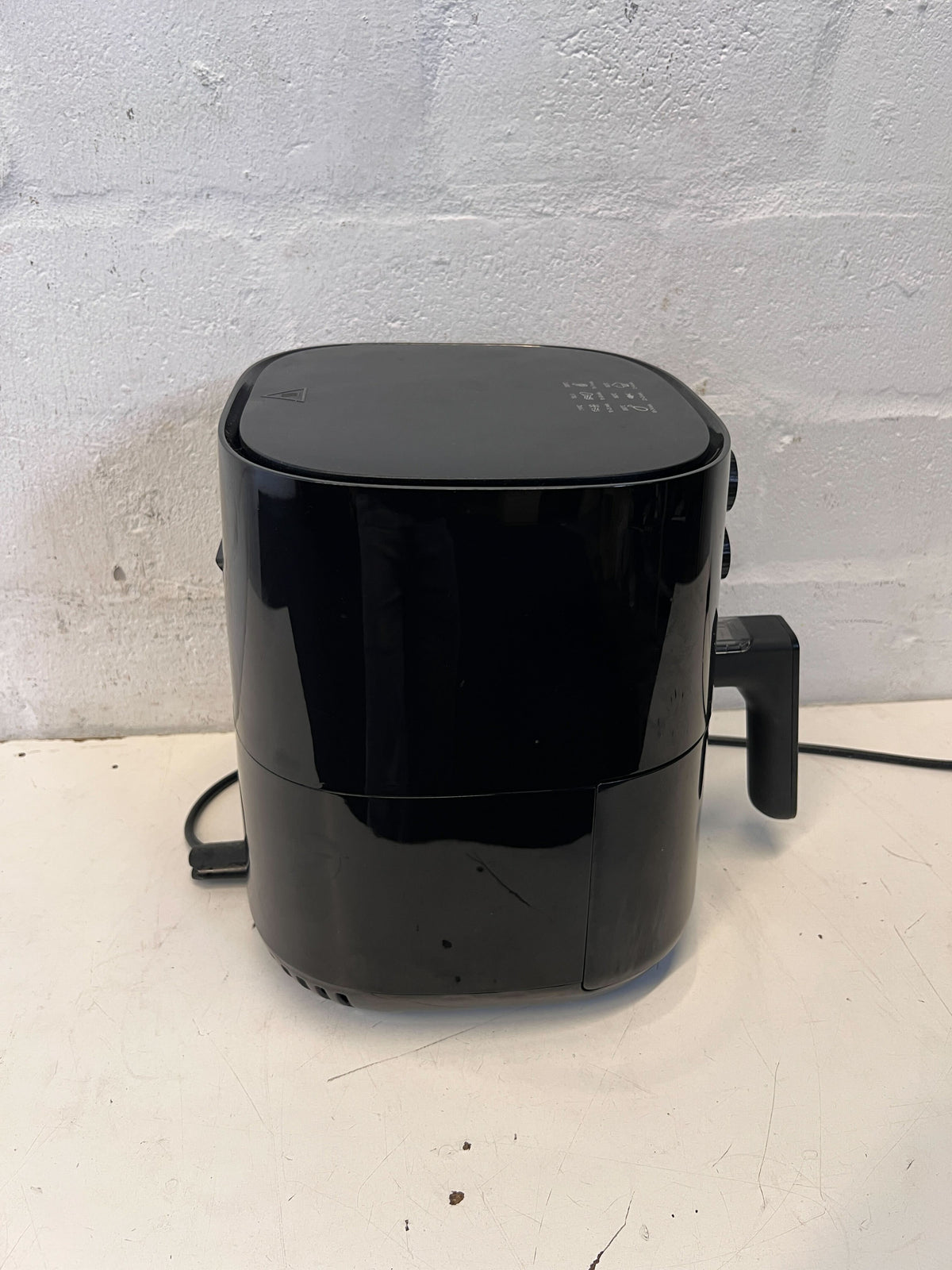 Philips Essential Airfryer - Black & Compact for Healthier Frying