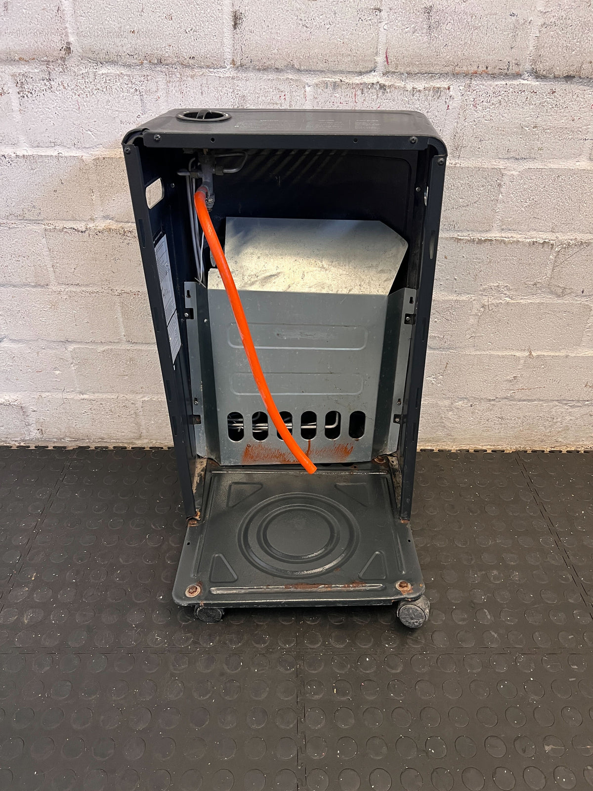 ALVA Gas Heater with Minor Scratches - PRICE DROP
