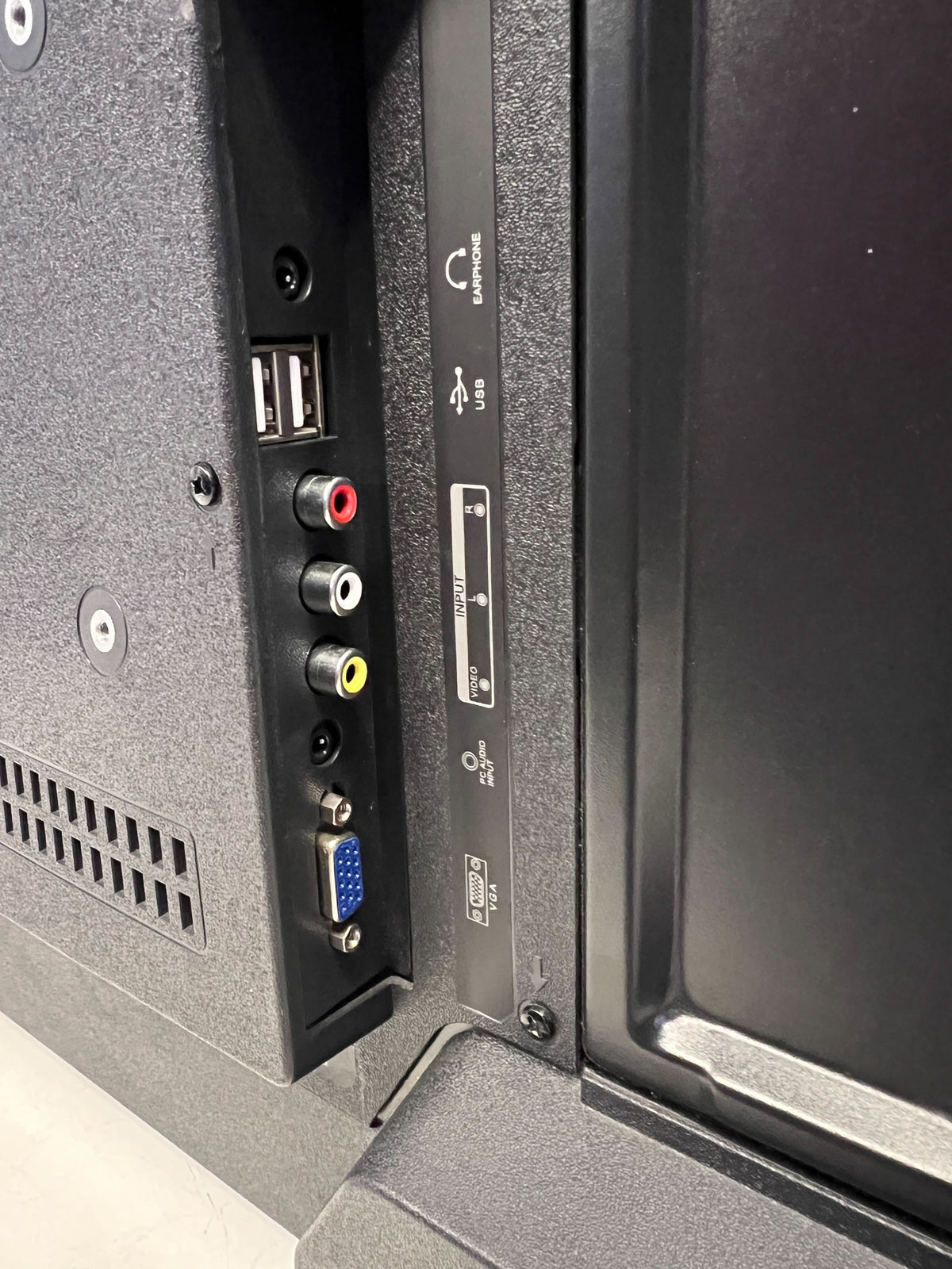 VILLAON 32inch TV - Ready for Entertainment