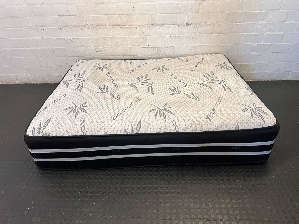 Queen matress  - Comfortable Bamboo Infused Mattress - Various Sizes - Fair used - 2ndhandwarehouse.com