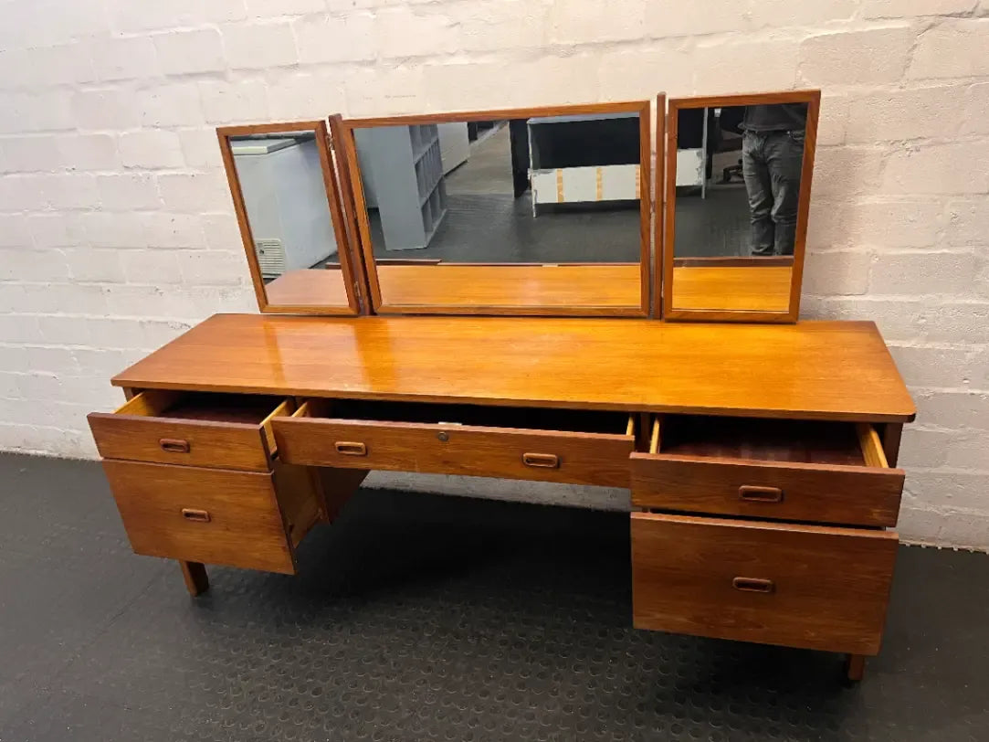 Retro Wood Finish Dressing Table with Tri-Fold Mirror — Fair Used C - 2ndhandwarehouse.com