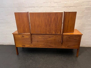 Retro Wood Finish Dressing Table with Tri-Fold Mirror — Fair Used C - 2ndhandwarehouse.com