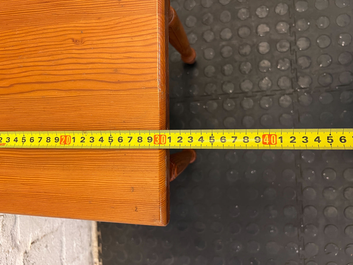 Rustic Oak Side Table with Decorative Legs – Minor Scratch - 2ndhandwarehouse.com