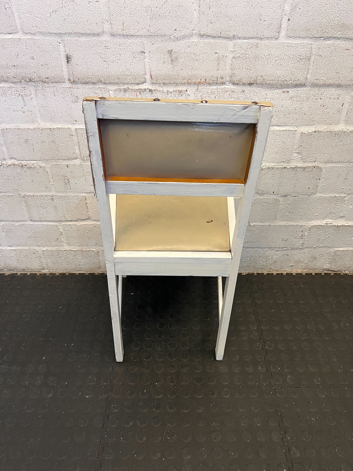 Rustic White Wooden Chair with Tan Seat and Backrest – Minor Damage - 2ndhandwarehouse.com