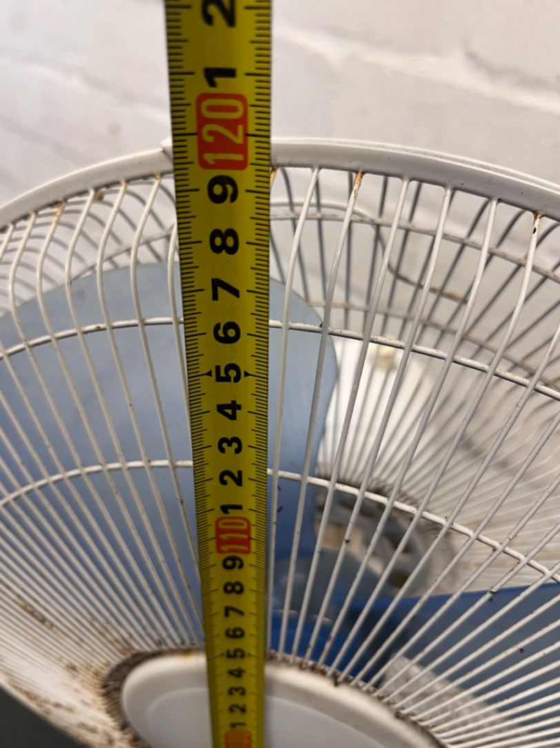 SCE White Pedestal Standing Fan — Working with Heavy Wear and Rust on Guard