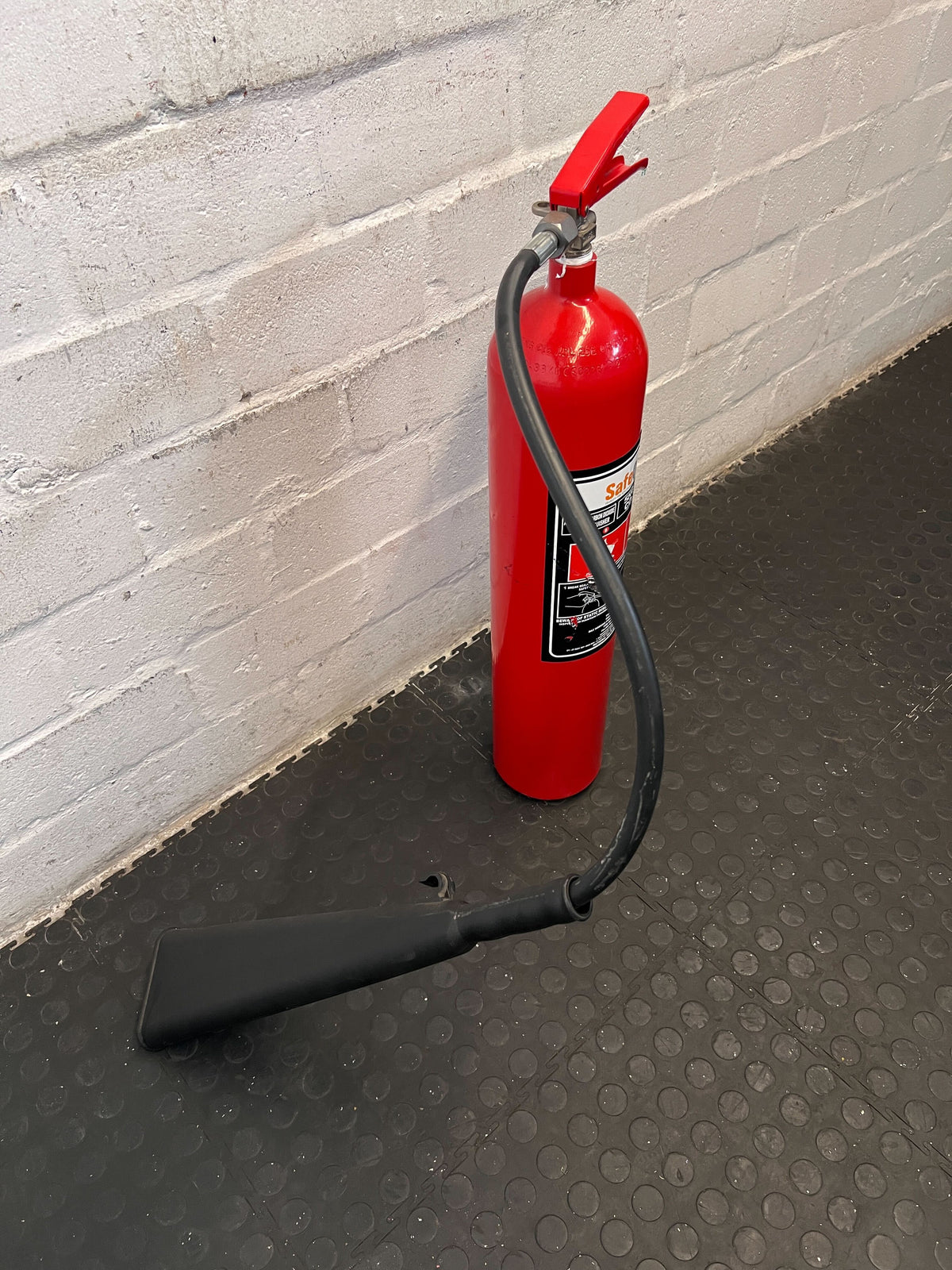 SafeQuip CO2 5kg Fire Extinguisher