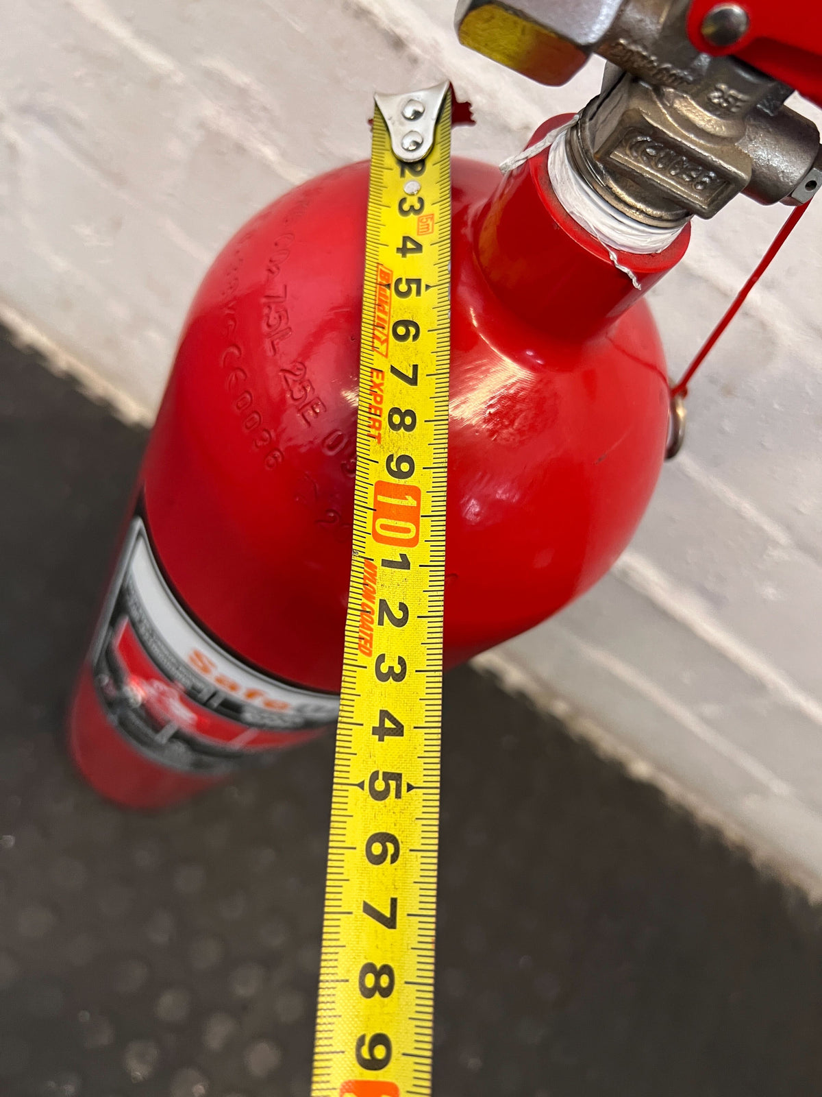 SafeQuip CO2 5kg Fire Extinguisher