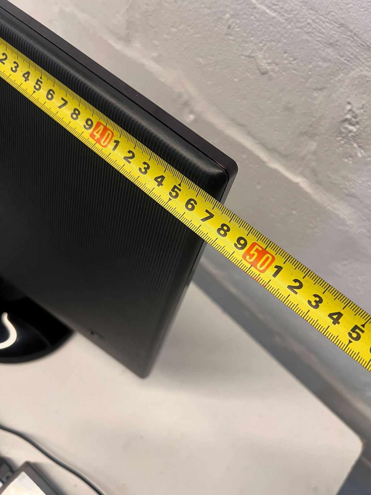 Samsung 21.5" LED Monitor - Glossy Black with Minor Scratches