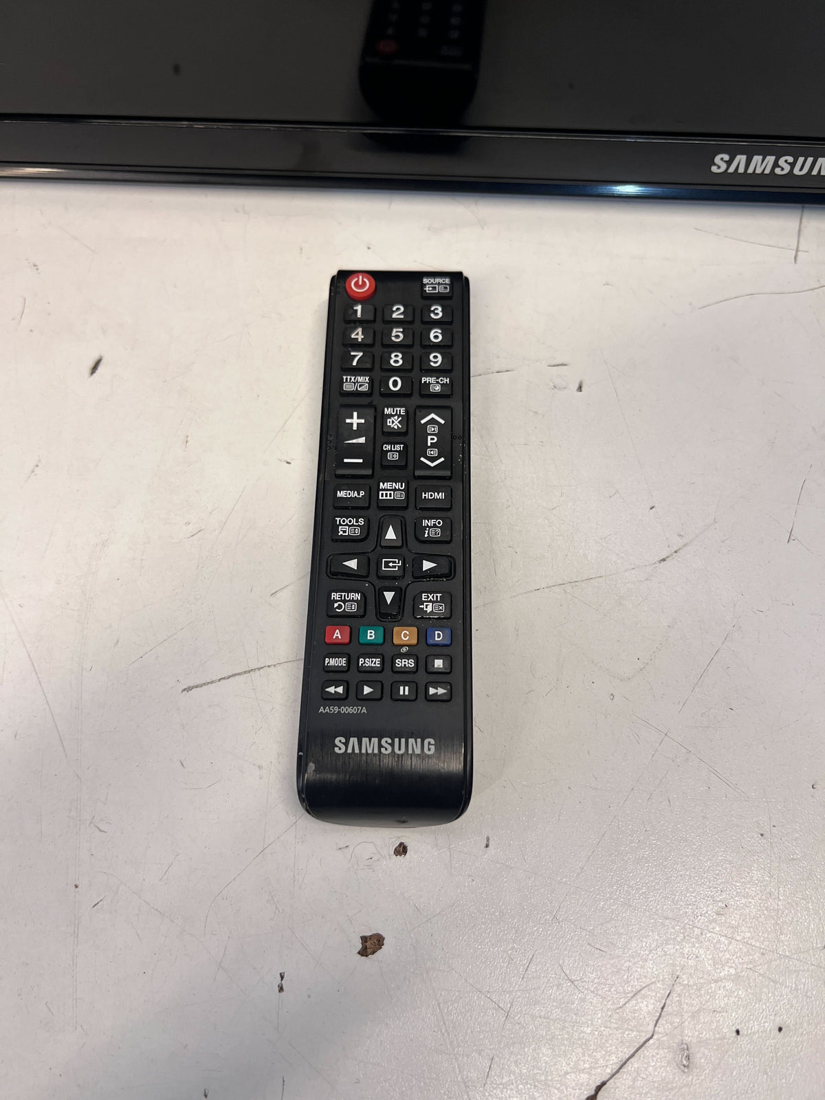 Samsung 40" LED TV with Remote – Minor Scratches - PRICE DROP