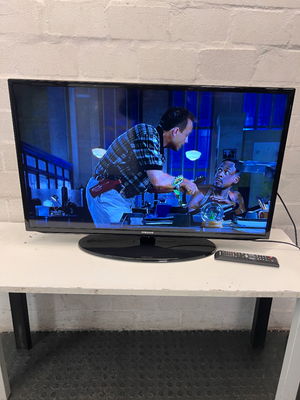 Samsung 40-inch LED TV with Stand and Remote — Good Working Order