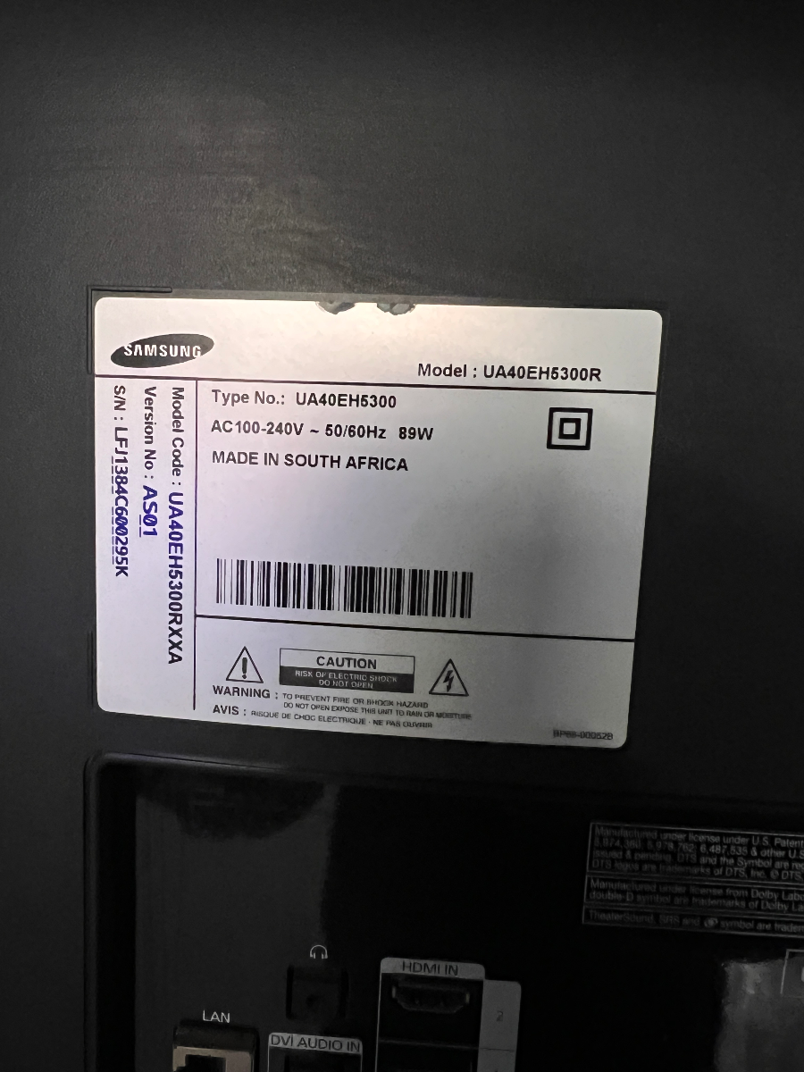 Samsung 40-inch LED TV with Stand and Remote — Good Working Order