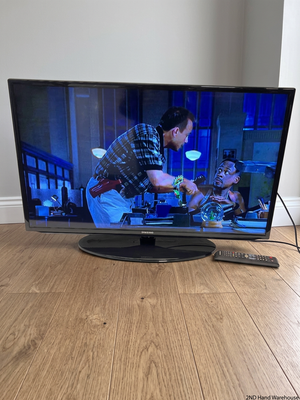 Samsung 40-inch LED TV with Stand and Remote — Good Working Order