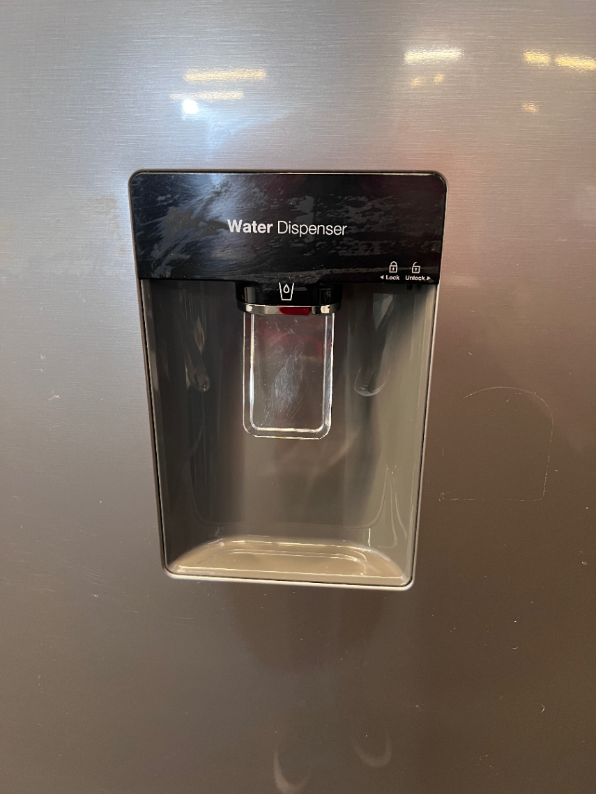 Samsung Bottom Freezer Fridge - Cosmetic Scuffs & Marks - 2ndhandwarehouse.com
