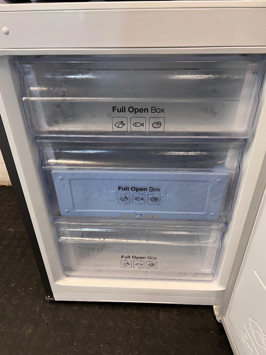 Samsung Bottom Freezer Fridge - Cosmetic Scuffs & Marks - 2ndhandwarehouse.com