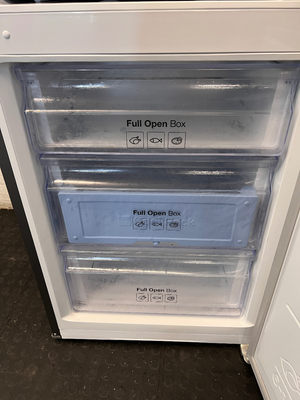 Samsung Bottom Freezer Fridge - Cosmetic Scuffs & Marks - 2ndhandwarehouse.com