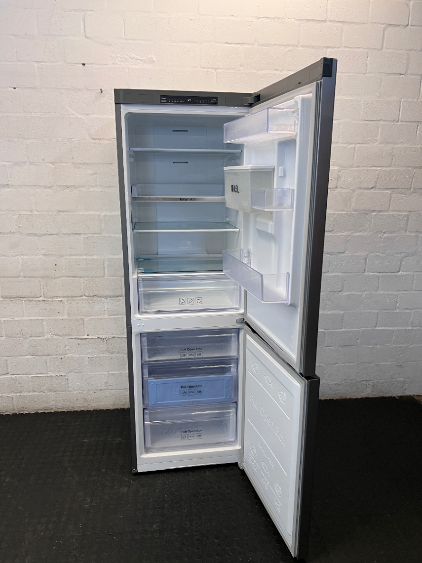 Samsung Bottom Freezer Fridge - Cosmetic Scuffs & Marks - 2ndhandwarehouse.com