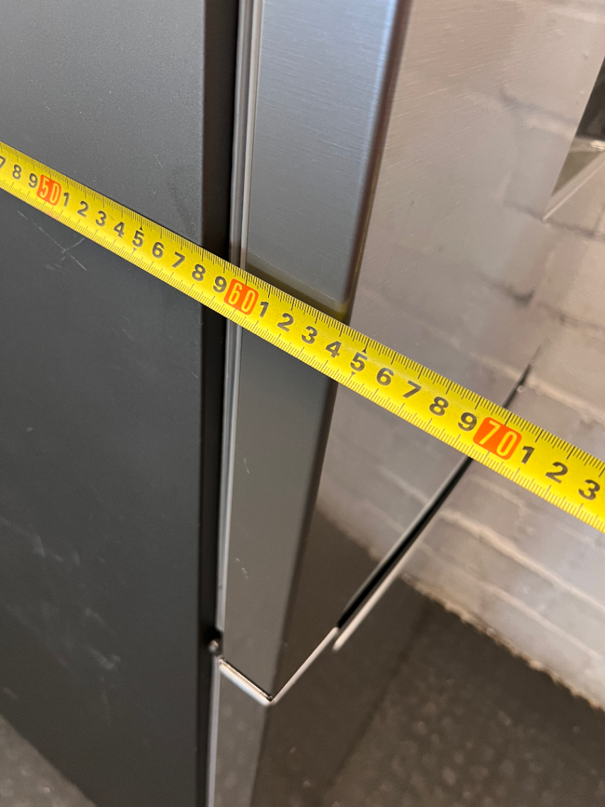 Samsung Bottom Freezer Fridge - Cosmetic Scuffs & Marks - 2ndhandwarehouse.com