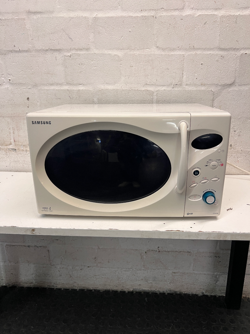 Samsung Countertop Microwave with Grill Function — Good Working Order with Minor Fading to Markings