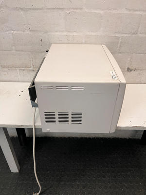 Samsung Countertop Microwave with Grill Function — Good Working Order with Minor Fading to Markings