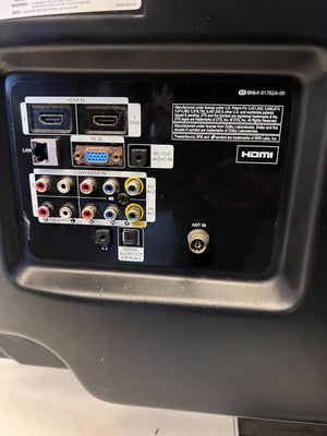 Samsung  Flat Screen TV with Remote - HAS LINES