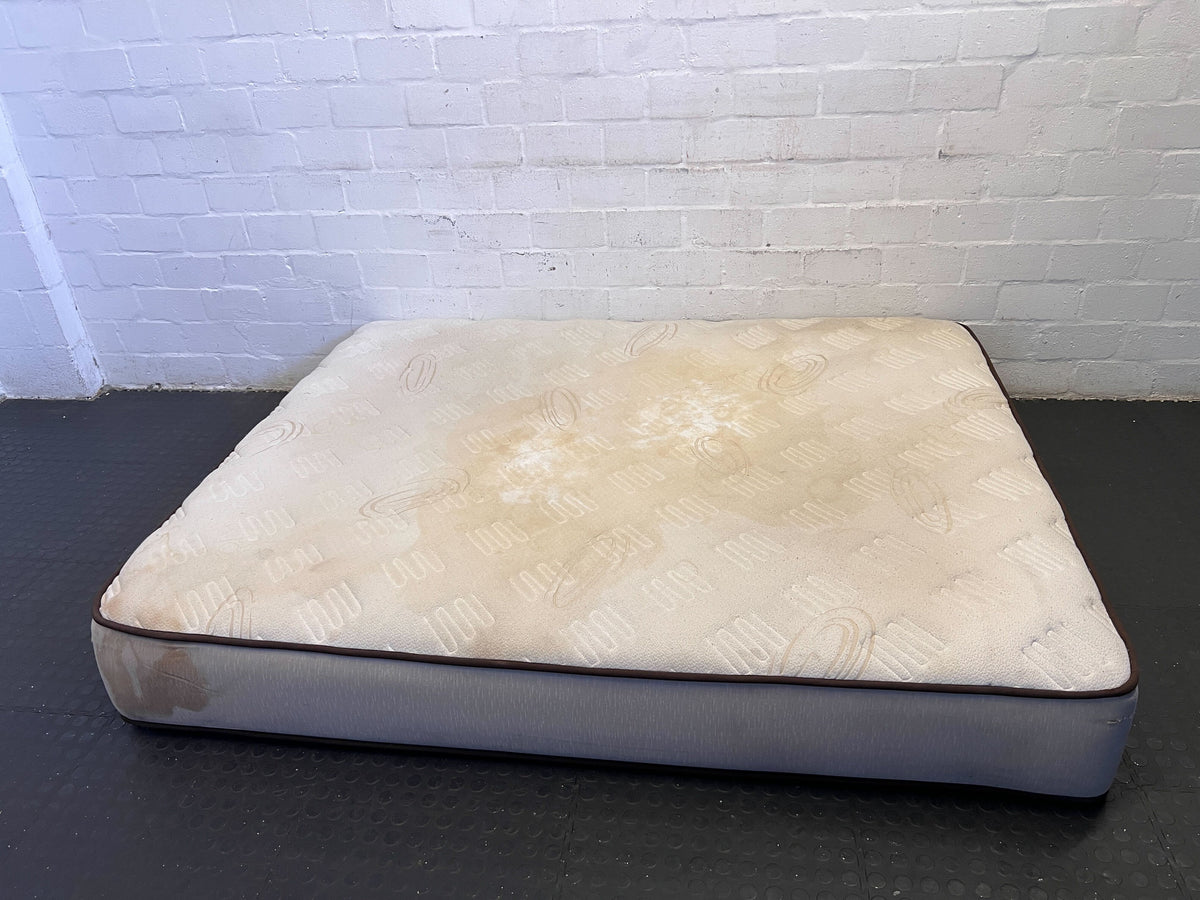 Second-Hand Queen Size Mattress with Minor Stains - Comfort Plus