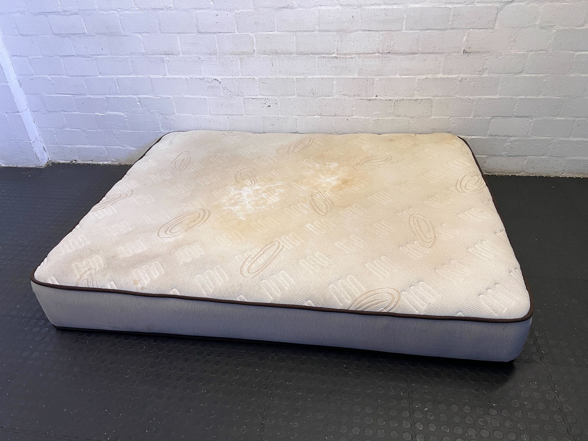 Second-Hand Queen Size Mattress with Minor Stains - Comfort Plus