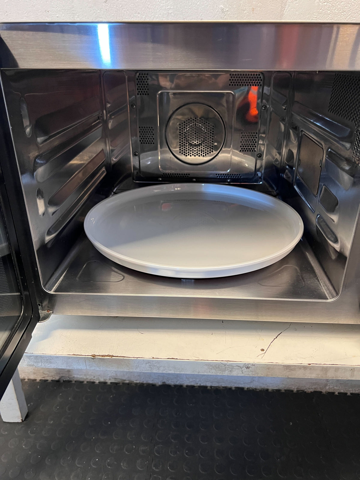 Sharp Stainless Steel Microwave Oven - Modern Kitchen Essential - 2ndhandwarehouse.com