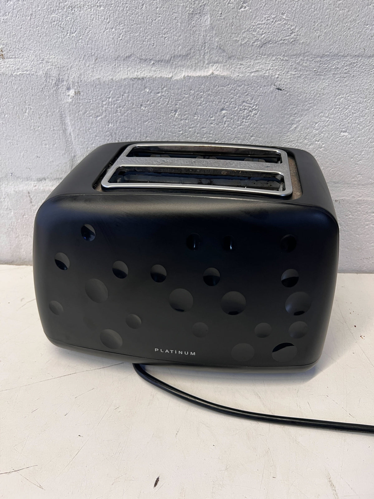 Sleek Black 2-Slice Toaster – Perfect Breakfast Companion