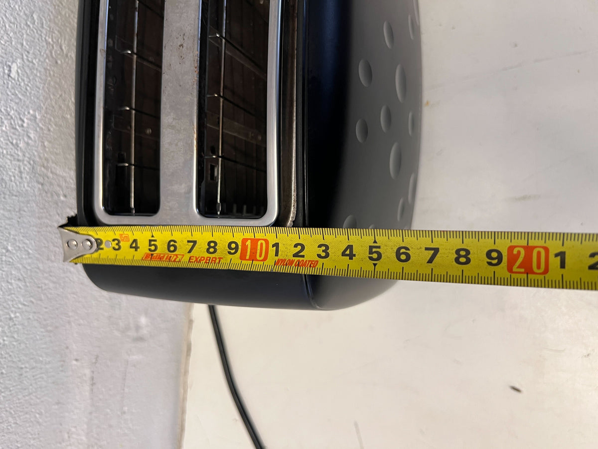 Sleek Black 2-Slice Toaster – Perfect Breakfast Companion