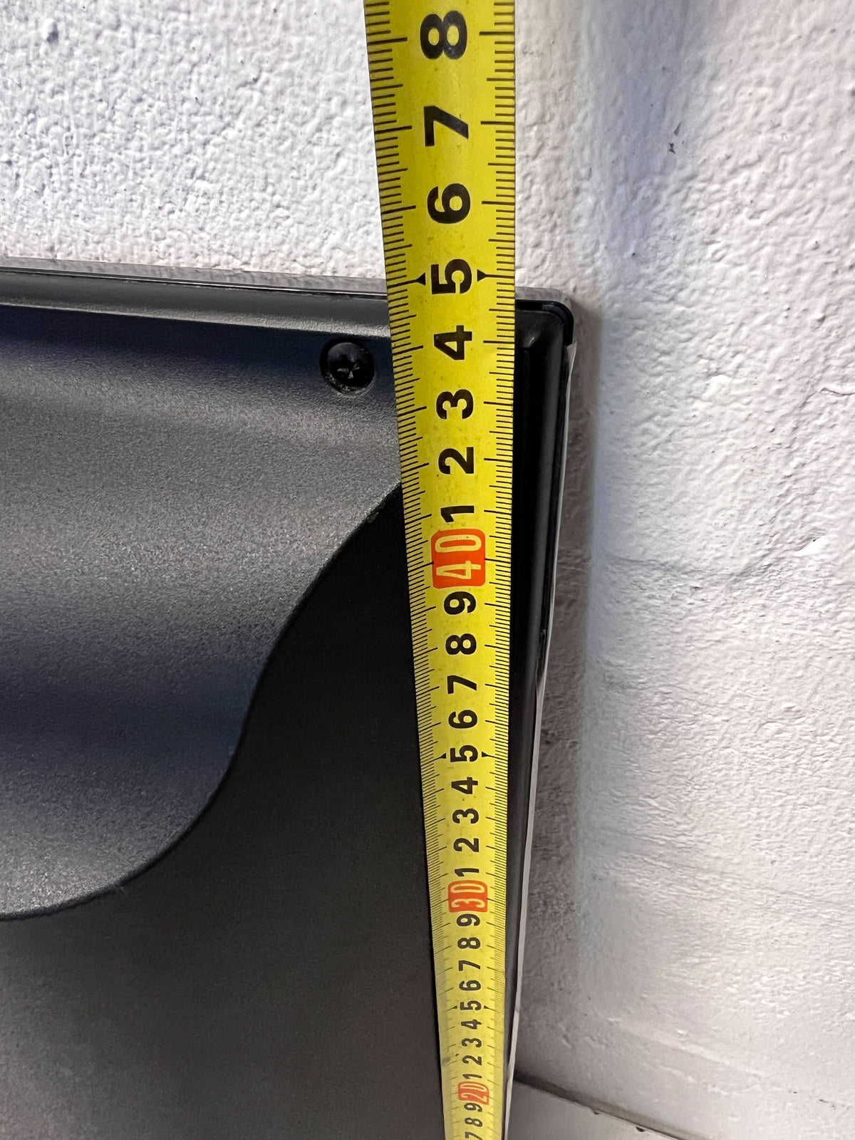 Samsung 32-Inch LED TV - Does Not Have A Stand and a Remote