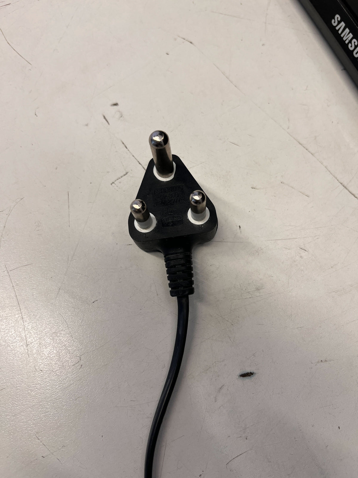 Samsung 32-Inch LED TV - Does Not Have A Stand and a Remote