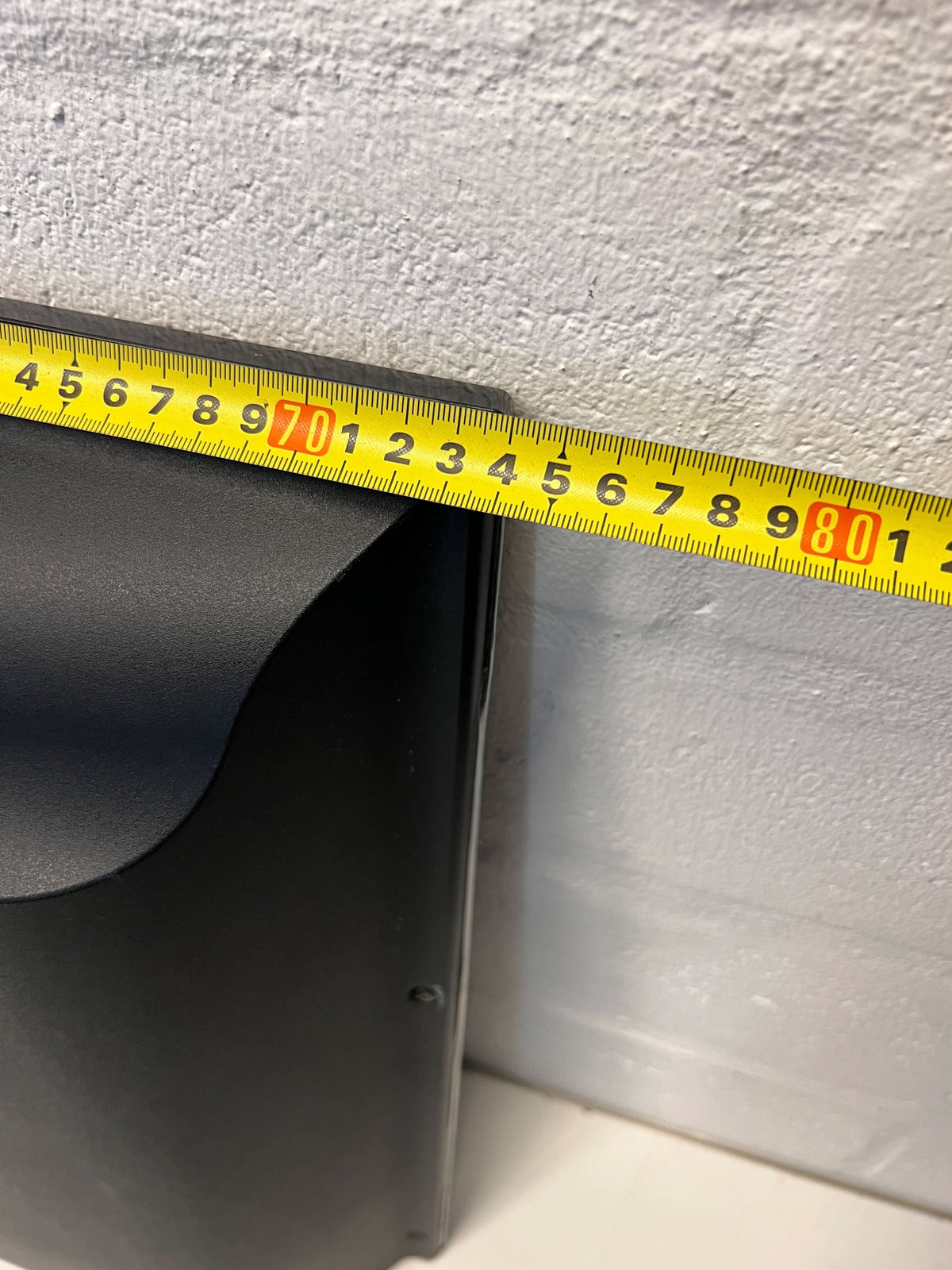 Samsung 32-Inch LED TV - Does Not Have A Stand and a Remote