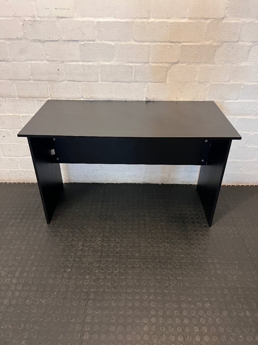 Sleek Minimalist Black Office Desk - 2ndhandwarehouse.com