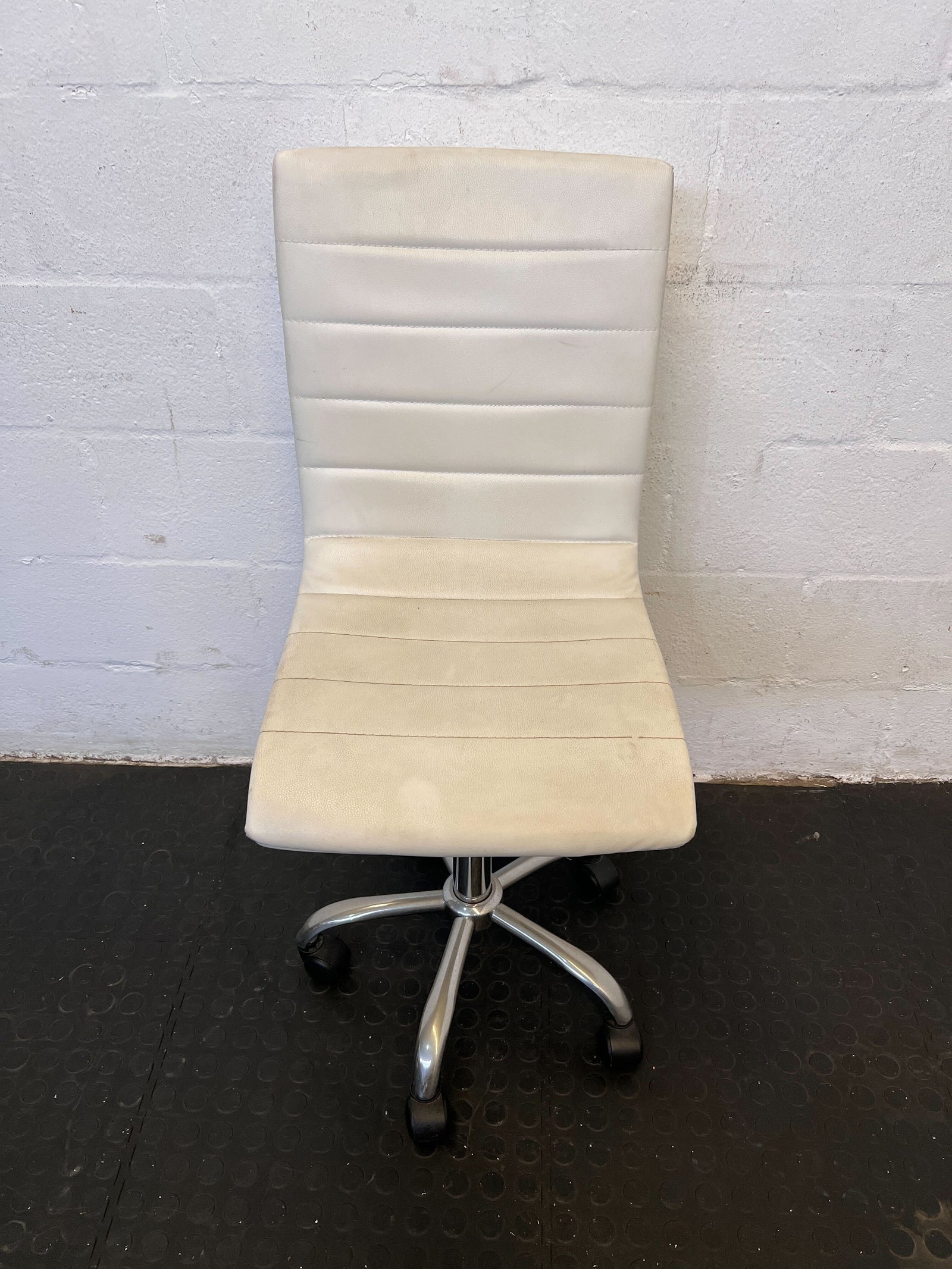 Sleek White Faux Leather Office Chair with Chrome Base – Minor Marks