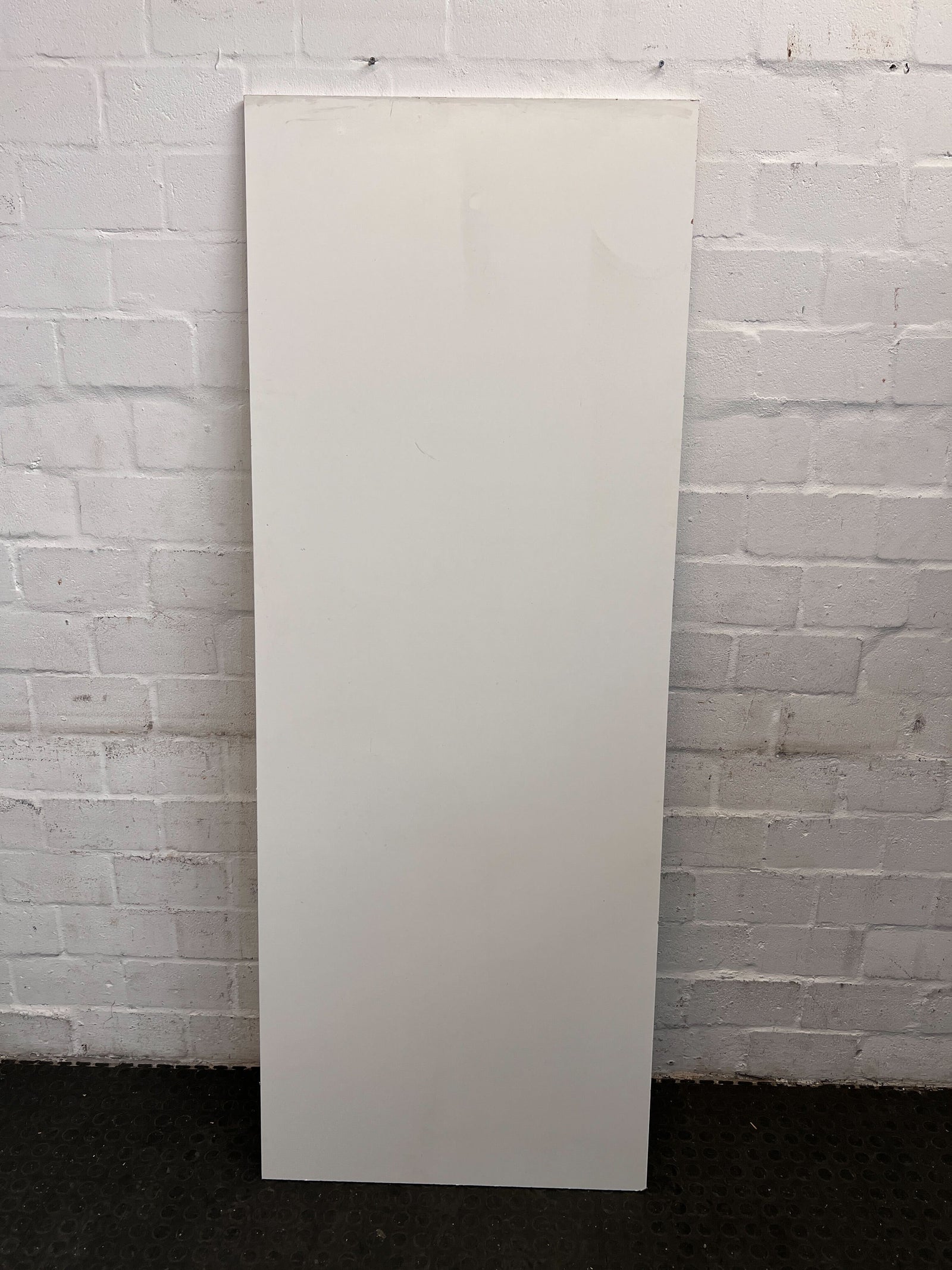 Sleek White Melamine Shelf Board – Minor Scratches