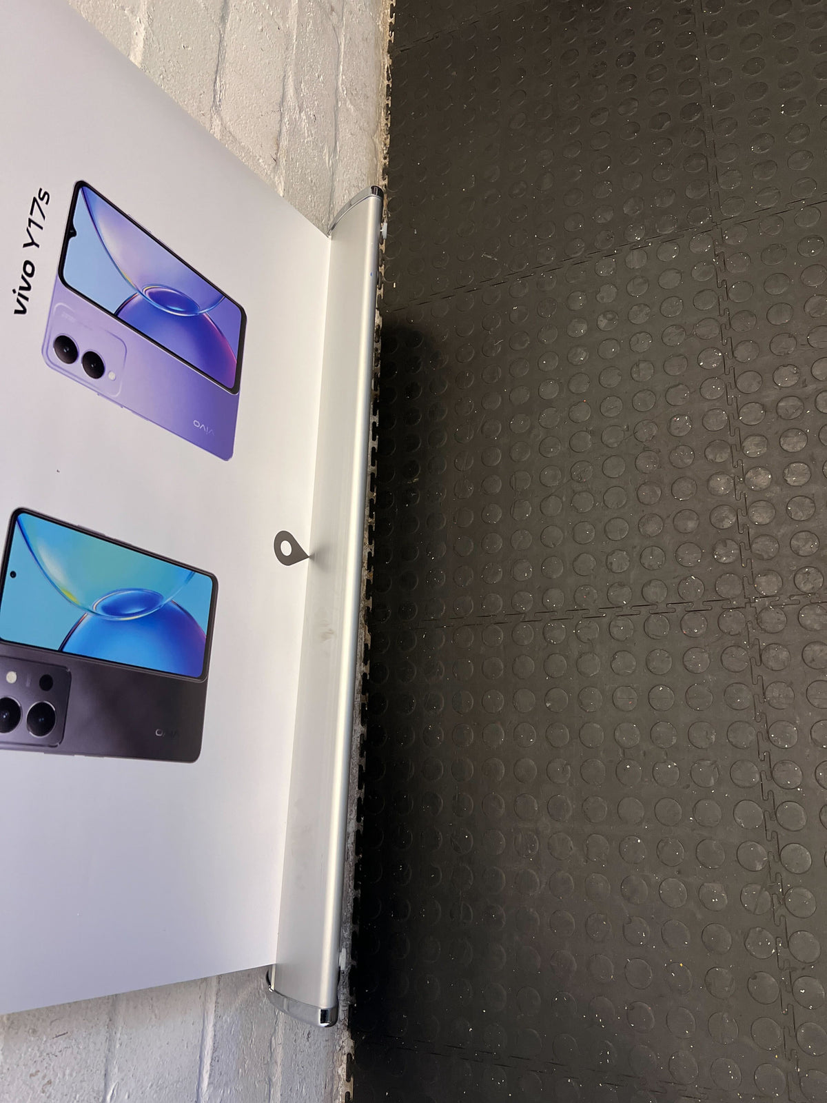 Smart Vivo Smartphone Display Stand with Minor Wear