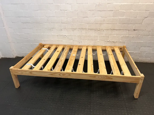 Solid Pine 3/4 Bed Frame — Mattress Marks and Dust S - 2ndhandwarehouse.com