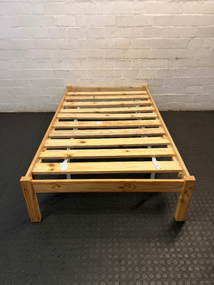 Solid Pine 3/4 Bed Frame — Mattress Marks and Dust S - 2ndhandwarehouse.com