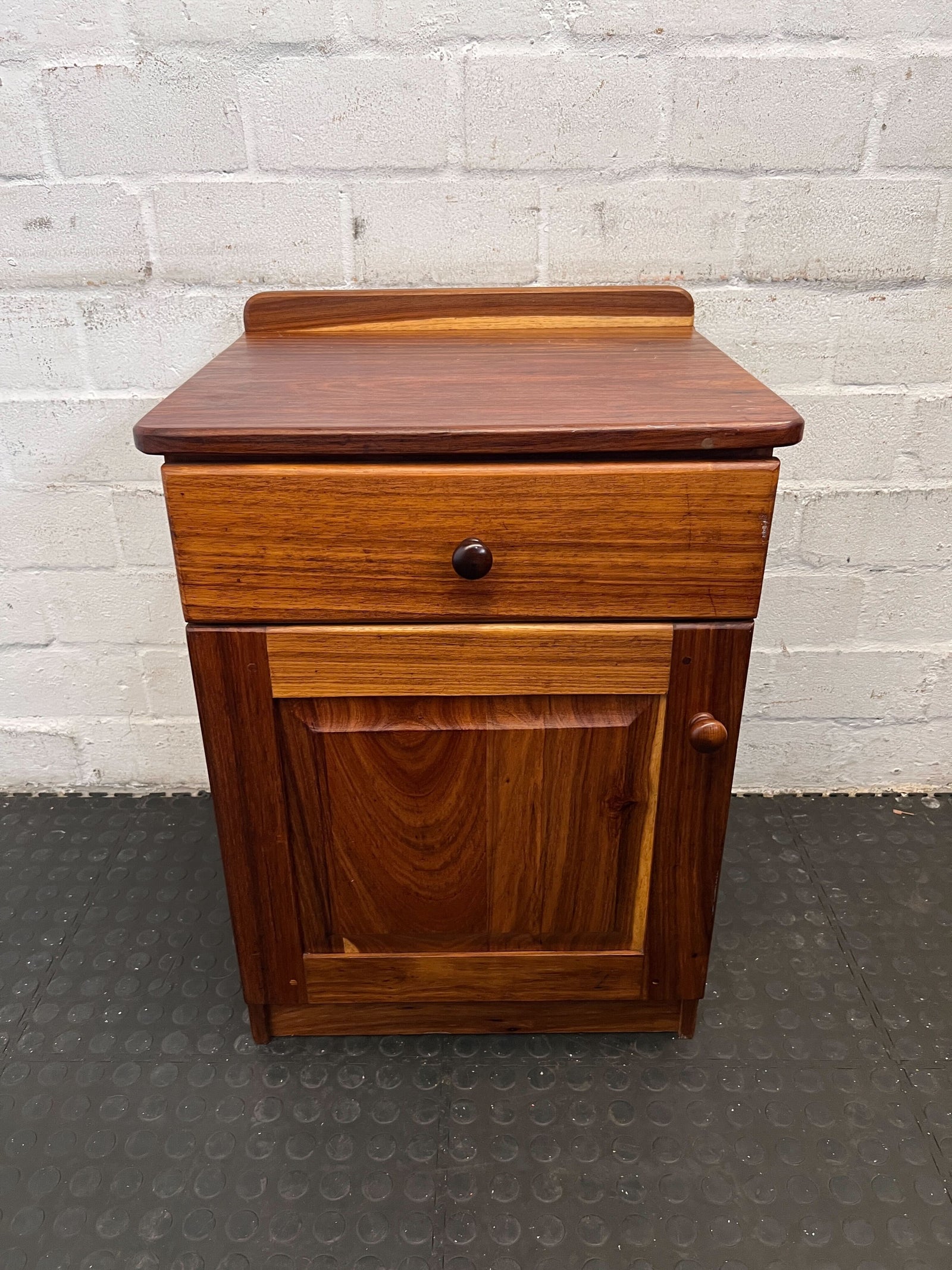 Solid Wood Vintage Nightstand with Drawer and Cabinet – Cherry Finish