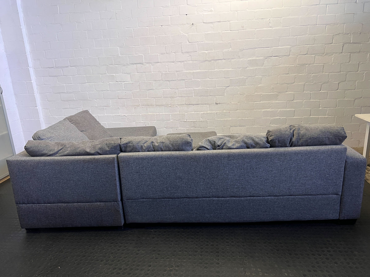 Spacious Grey Sectional Sofa with Ottoman