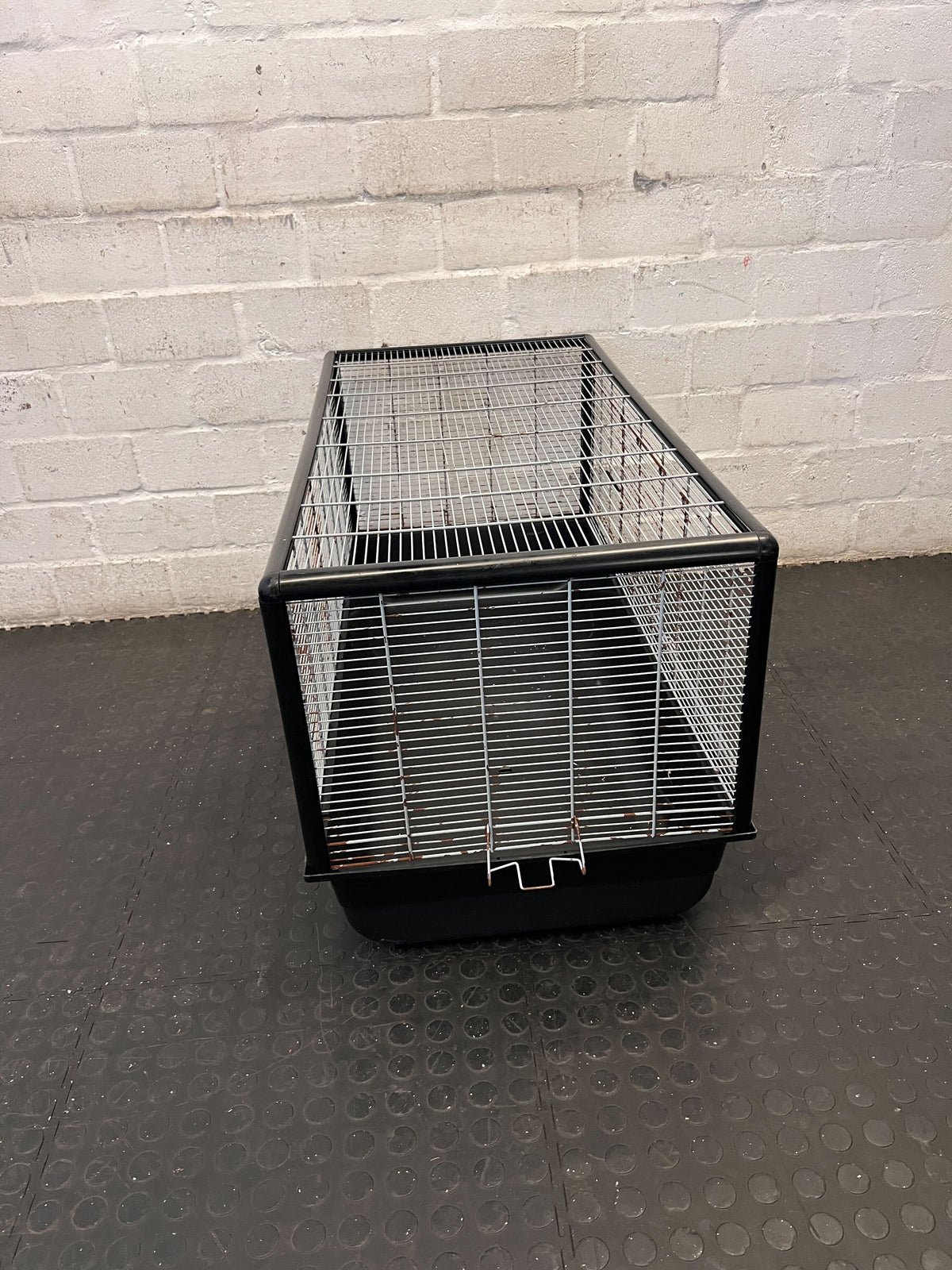 Spacious & Secure Pet / Small Animal Cage - Some rusting - 2ndhandwarehouse.com