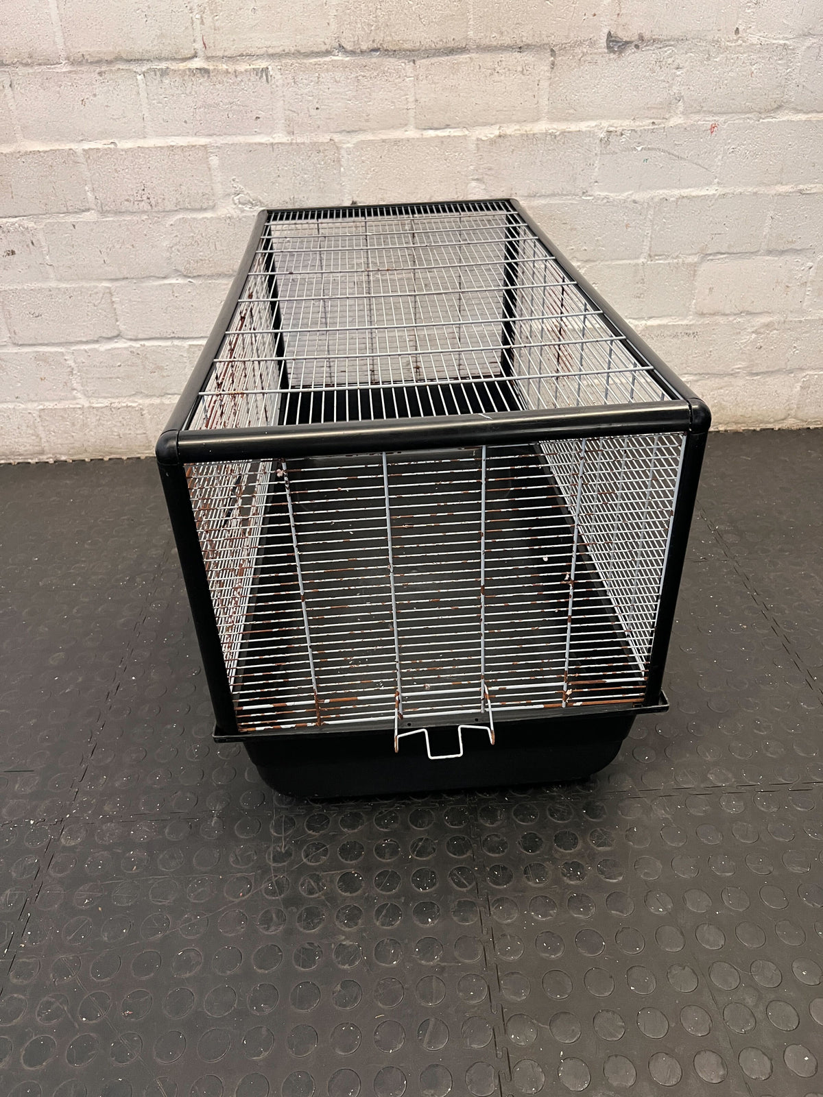 Spacious & Secure Pet / Small Animal Cage - Some rusting - 2ndhandwarehouse.com