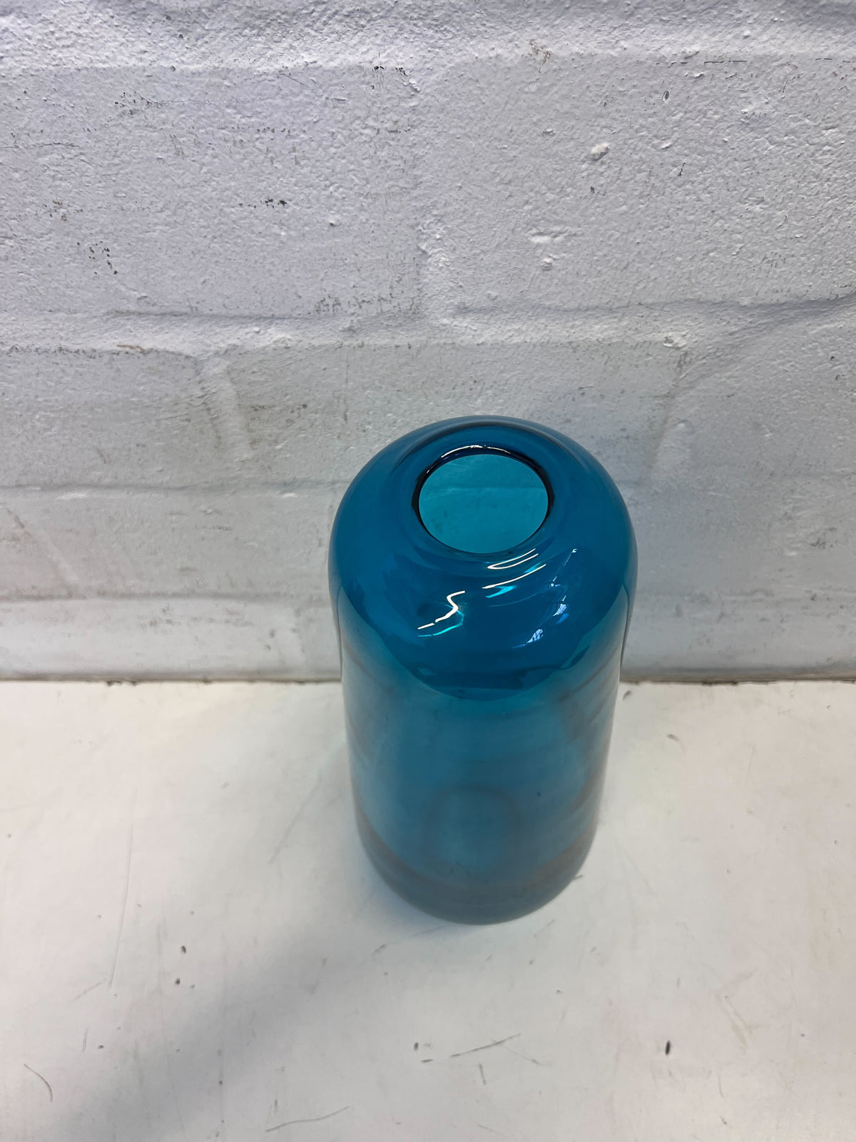 Stunning Turquoise Glass Vase – Elegant Design, Minor Scuffs