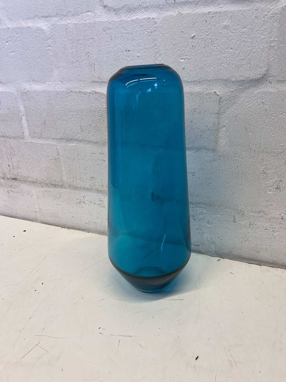 Stunning Turquoise Glass Vase – Elegant Design, Minor Scuffs