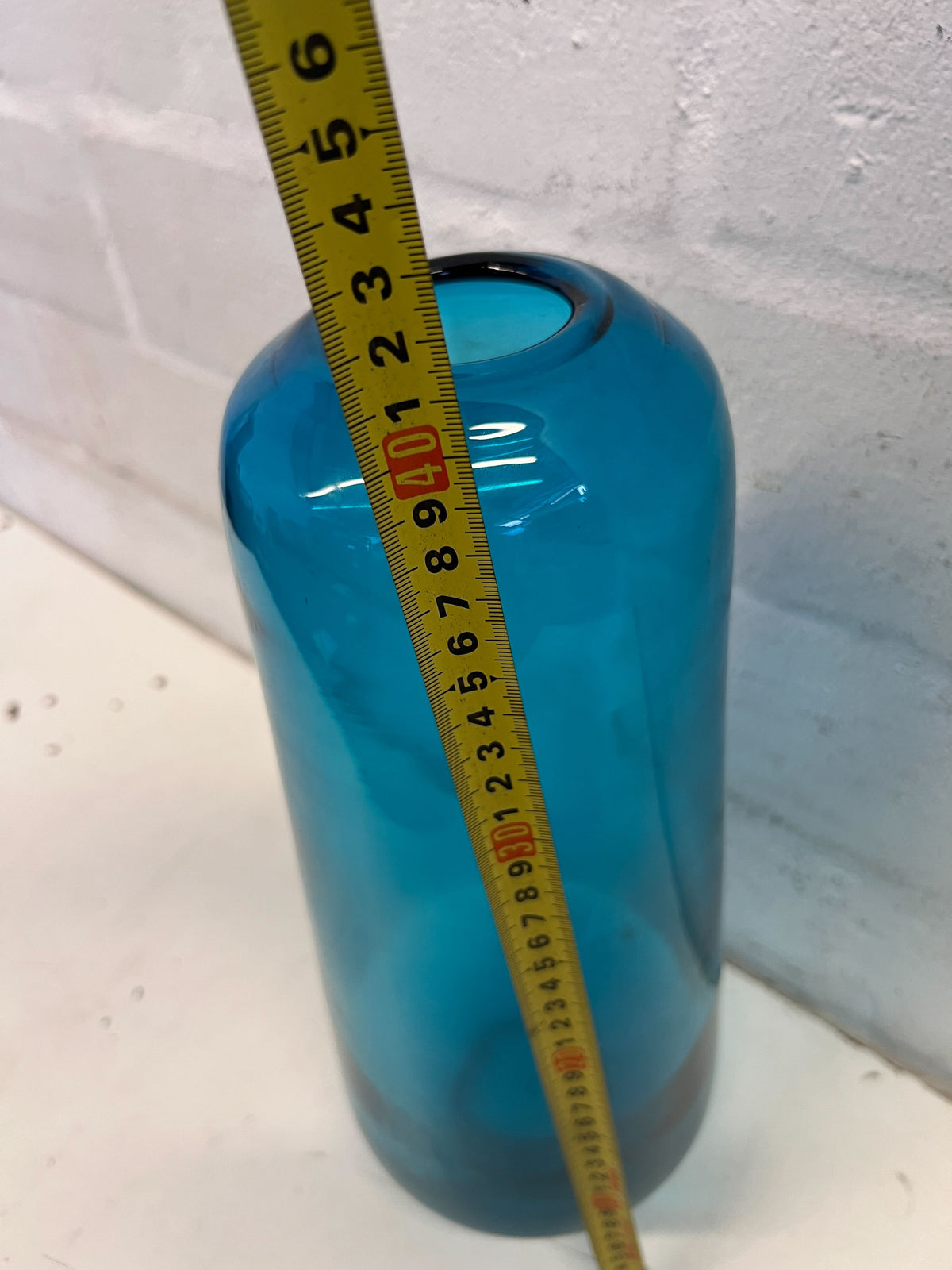 Stunning Turquoise Glass Vase – Elegant Design, Minor Scuffs