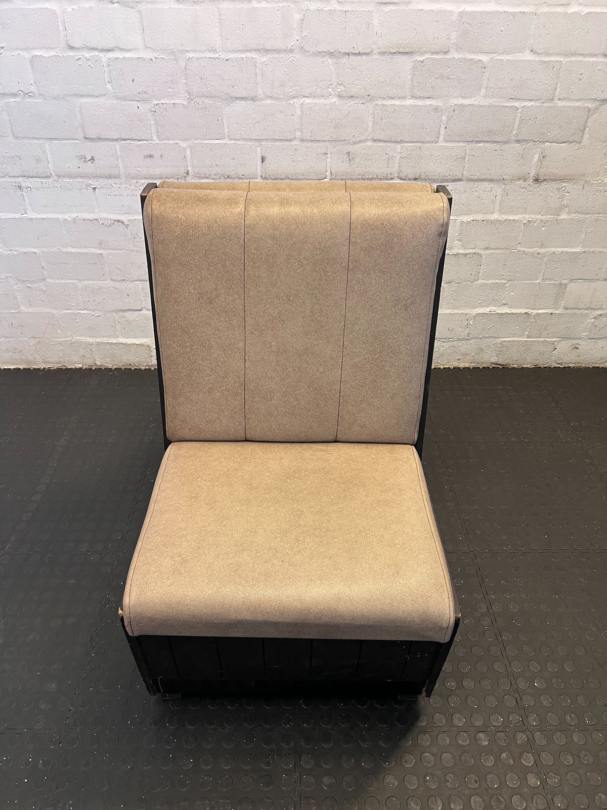 DBL SIDED - 60CM - Stylish Beige Upholstered Restaurant Booth Seat Wooden Frame  – Minor Wear (122 x 57)