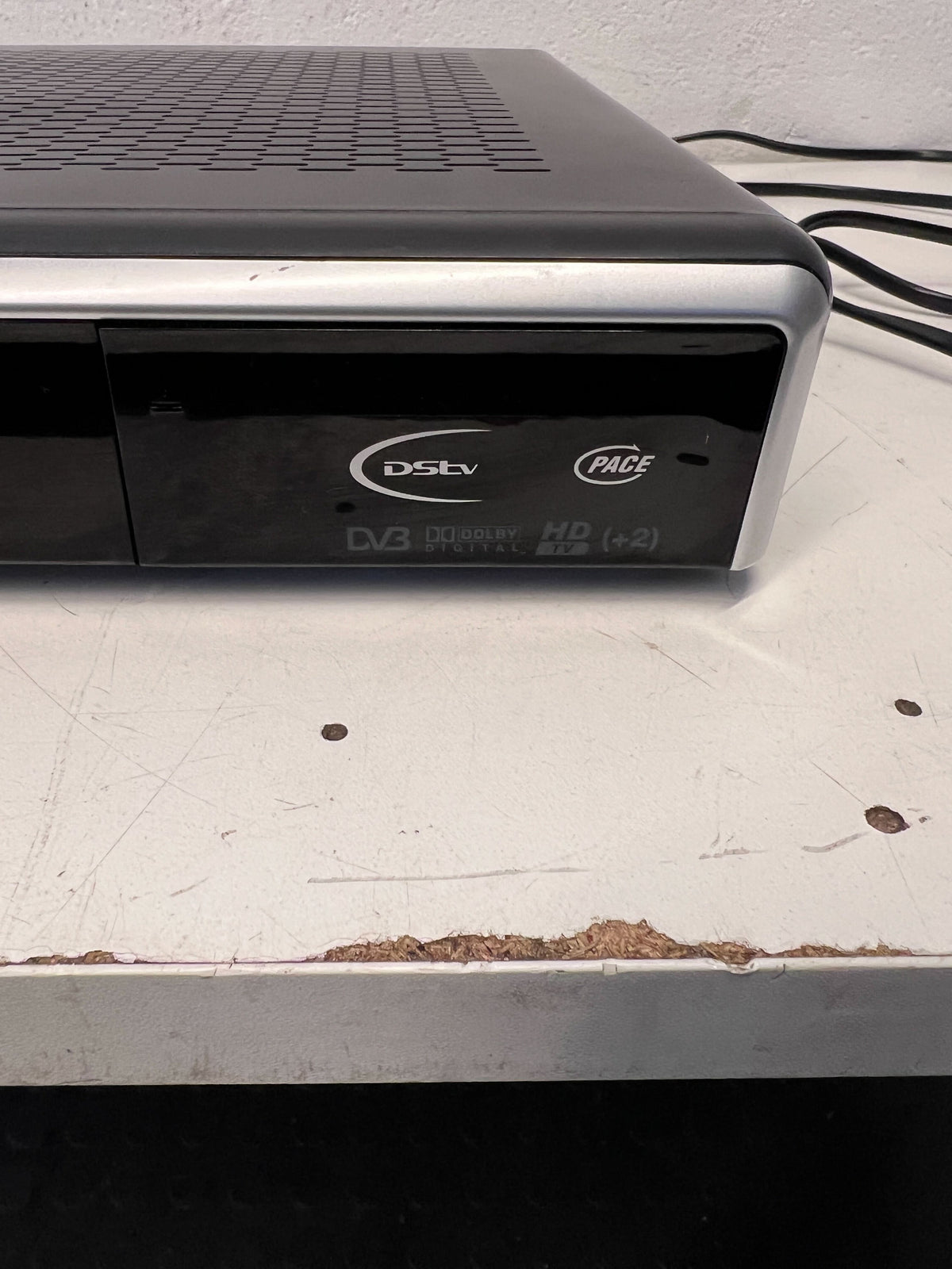 Stylish Black DVD Player with Remote Control – Minor Scratches